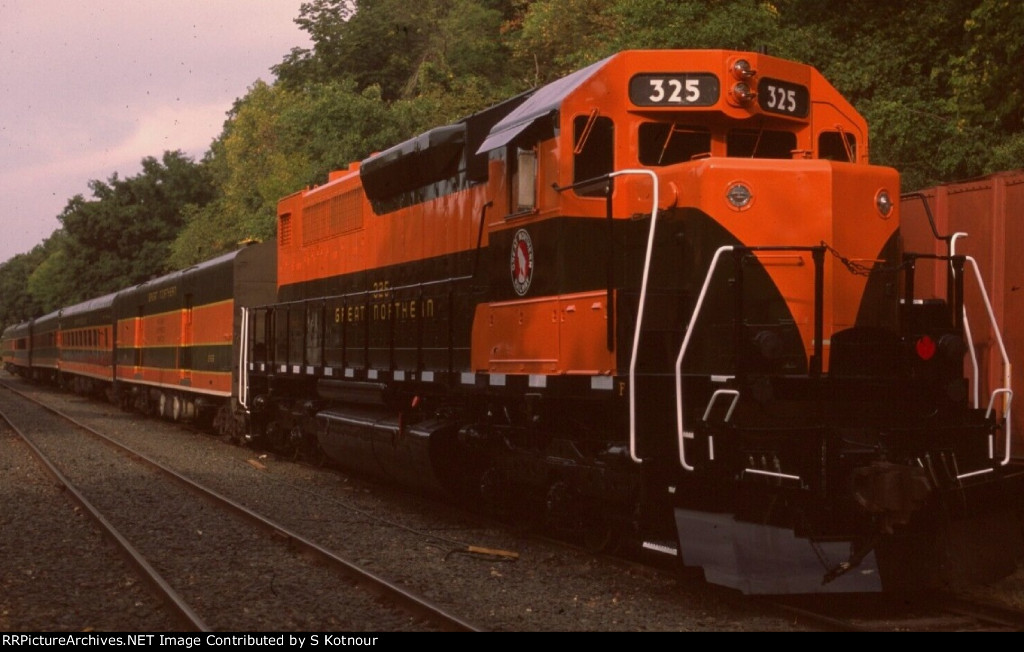 Great Northern SDP40 Osceola WI 2023  - restored for public passenger trips